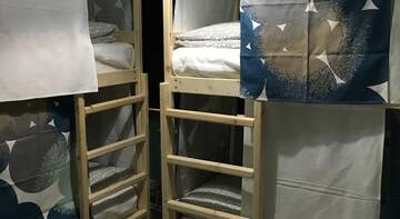 Двухъярусная кровать в общем номере для мужчин и женщин с 4 кроватями в Хостеле Рус Внуково